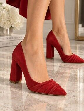 Nine West Red Suede Pointed Toe Heels Women’s Size 9